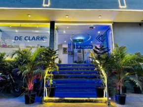 HOTEL THE CLARKs